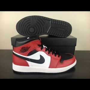 New Men’s Air Jordan 1 Mid Chicago Retro Bred 11